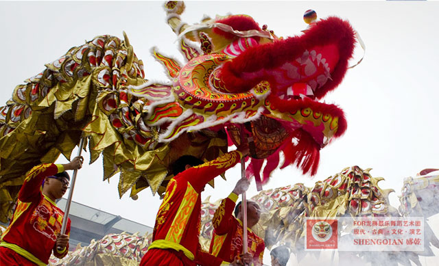 開業(yè)舞龍，金龍飛舞